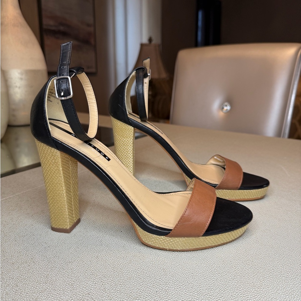 Chic Black and Tan Women's Block Heels